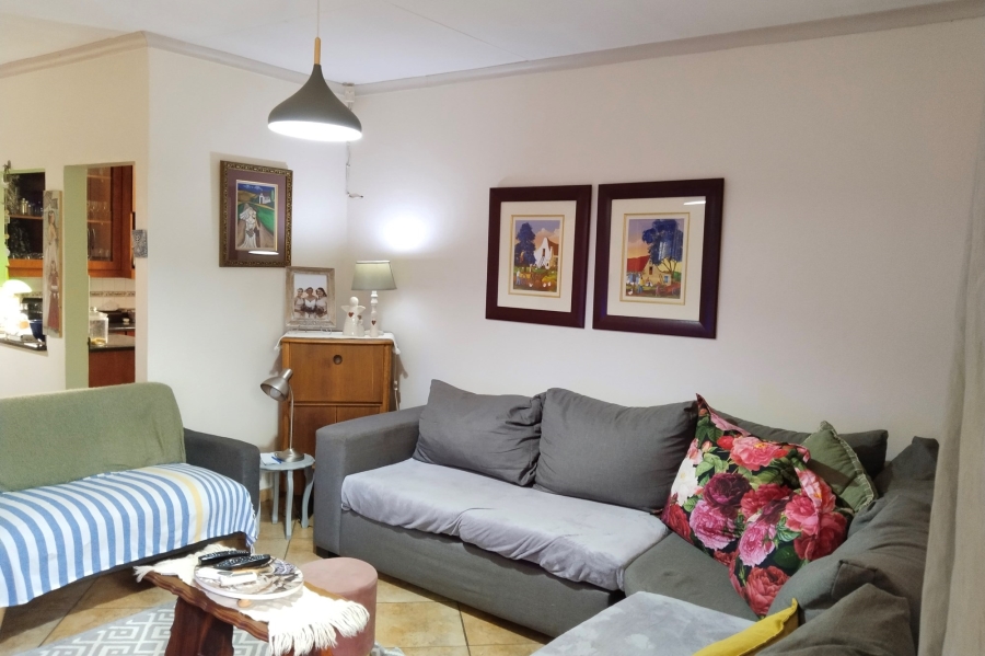 5 Bedroom Property for Sale in Meerhof North West